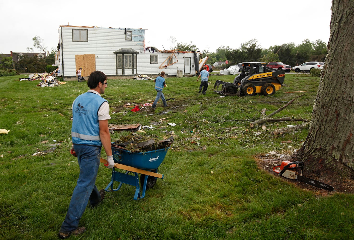 PHOTOS: Tornado cleanup begins in Beavercreek, Trotwood