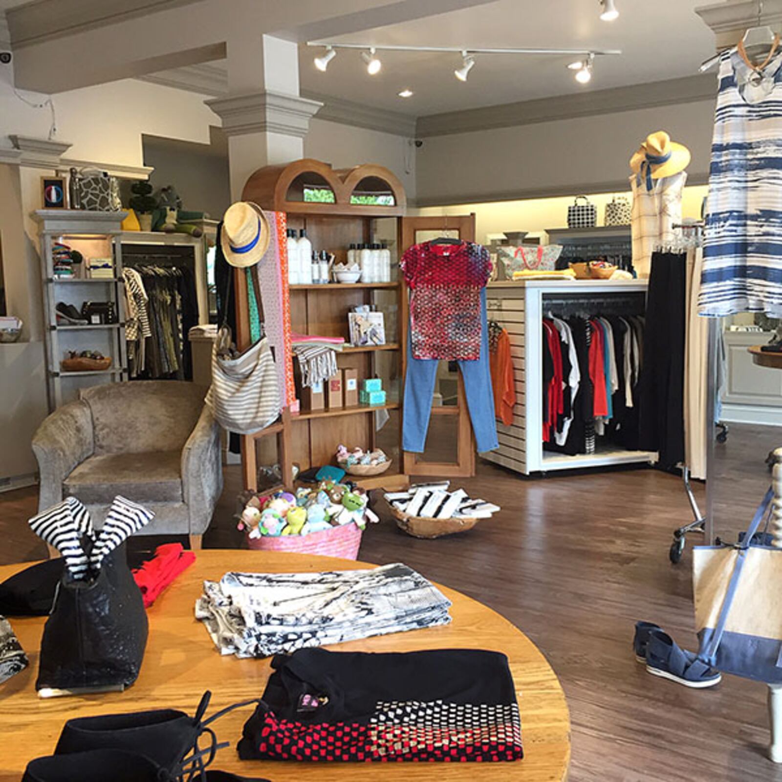 This fun women's clothing and accessories boutique has a great selection of items for women who like classic pieces while keeping an eye on current trends and fashion. Specializing in understated luxury, this is a great place to find a unique item for a stylish lady on your list.