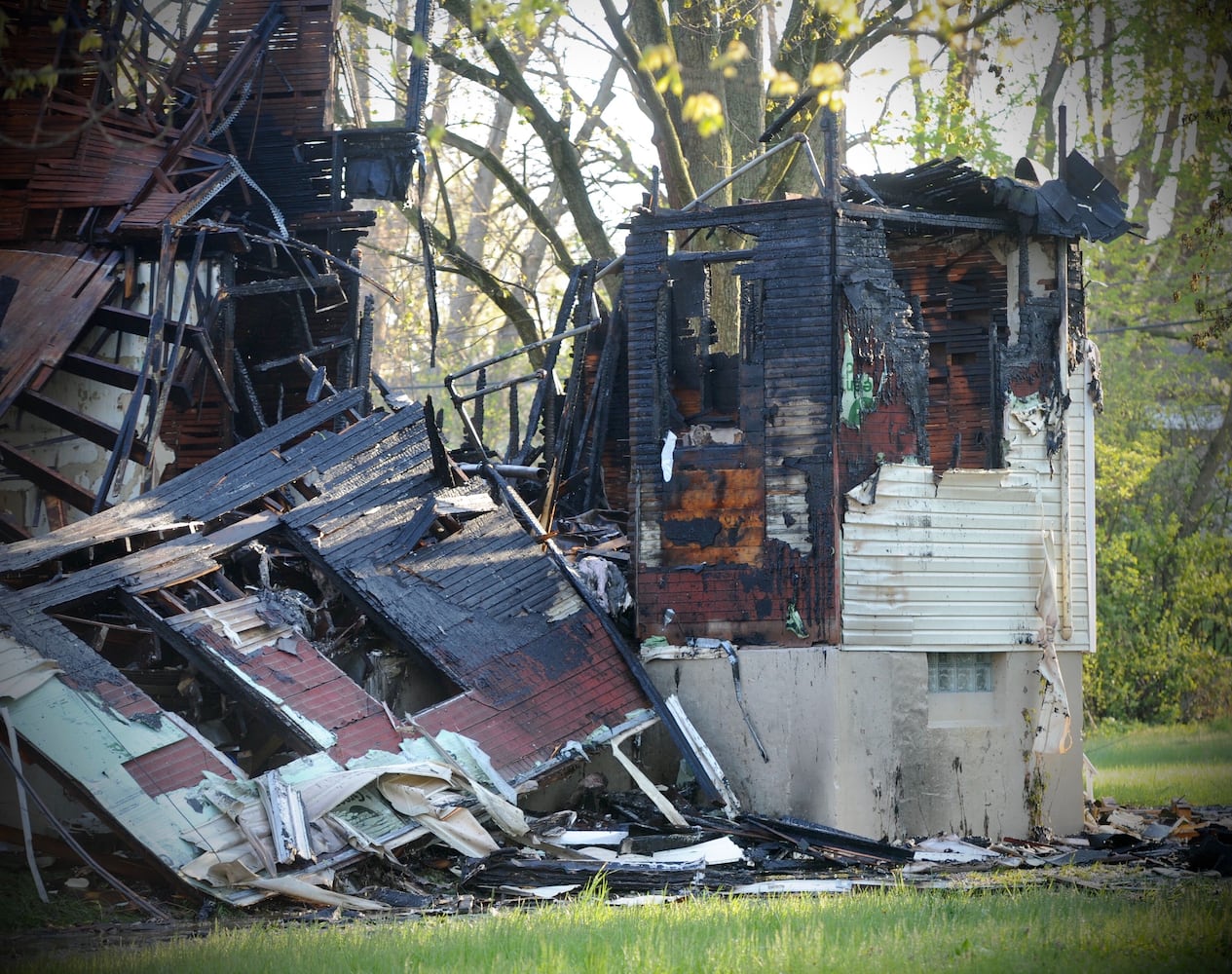 Fire destroys vacant house in Dayton