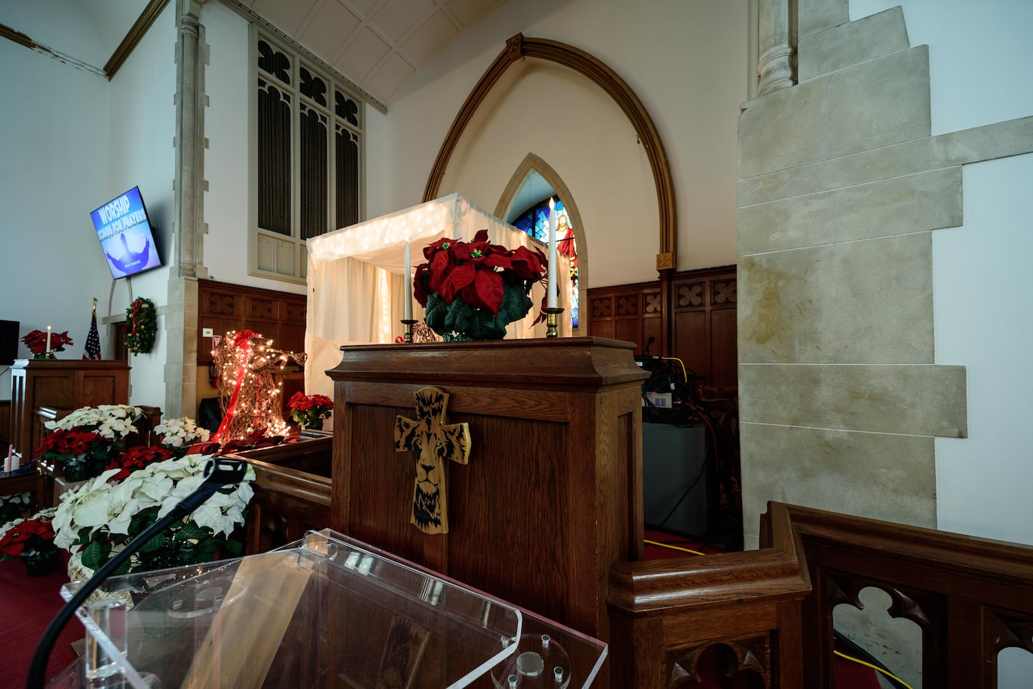 PHOTOS: See inside Linden Avenue Baptist Church in Dayton decorated for Christmas