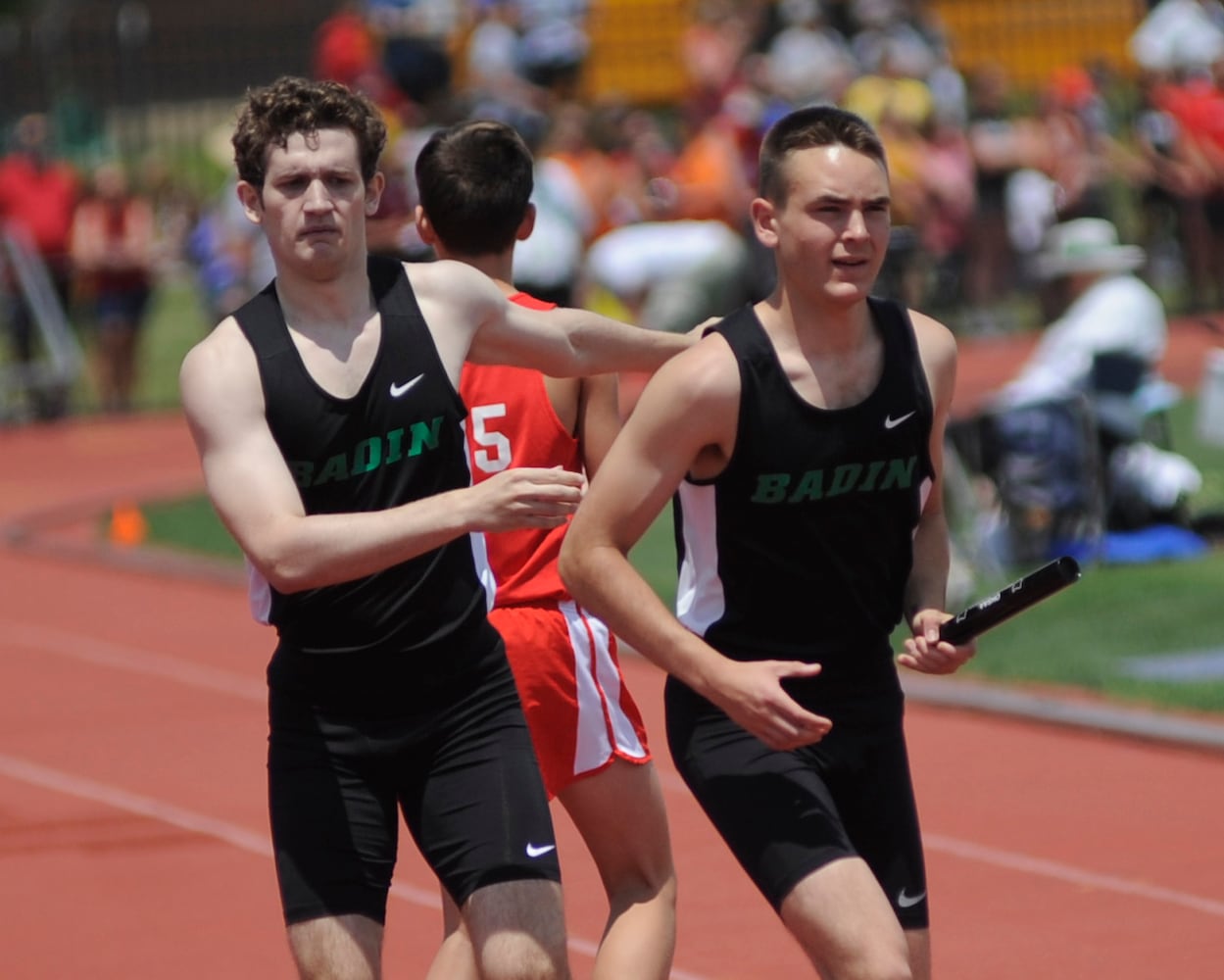 PHOTOS: State track and field, Day 1, D-II running, D-III field