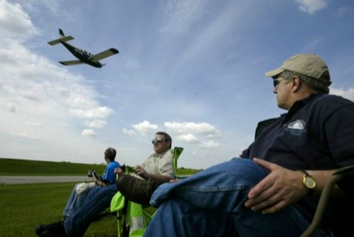 Aircraft fly-in at Moraine Airpark