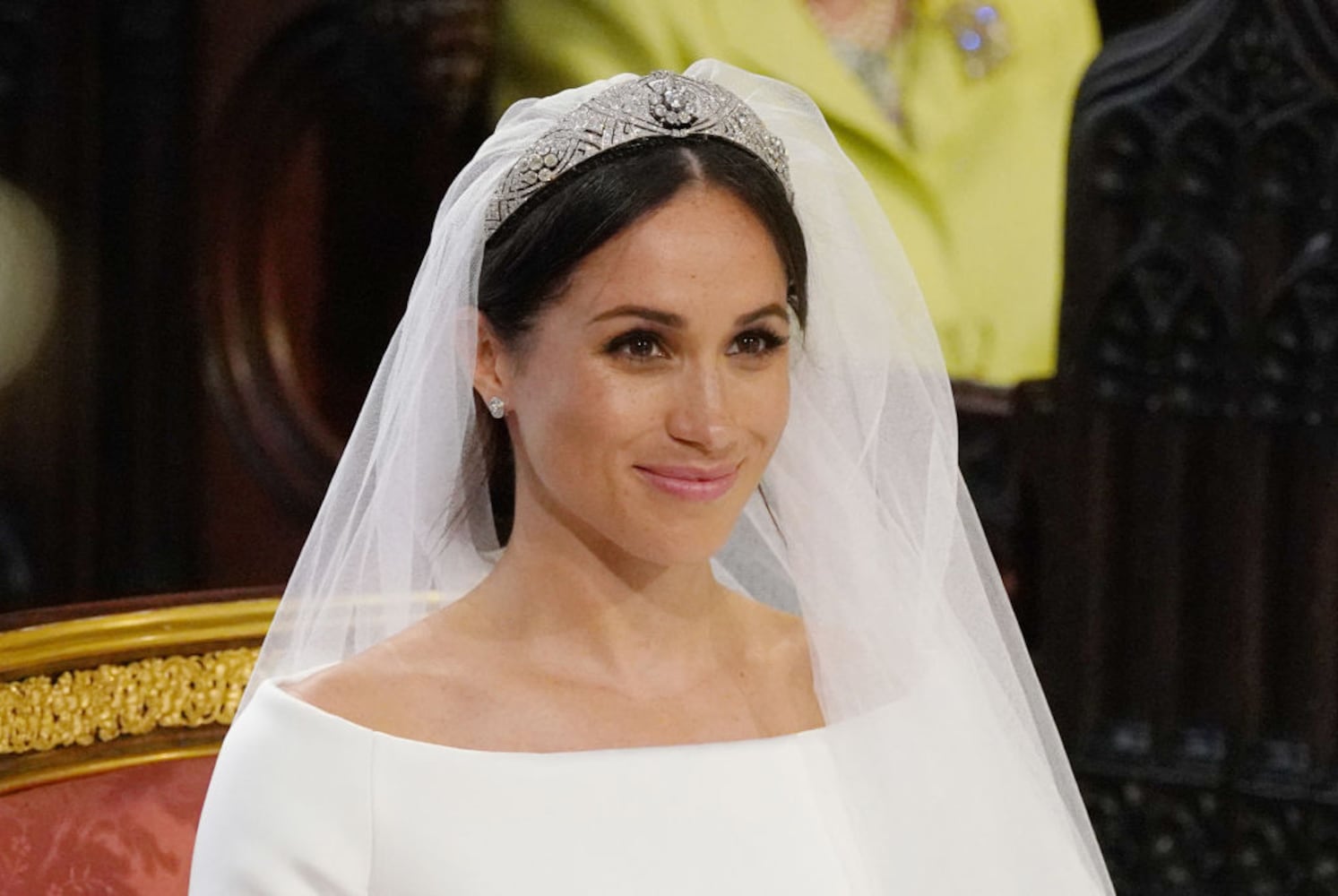 Photos: Meghan Markle’s wedding dress stuns at royal wedding