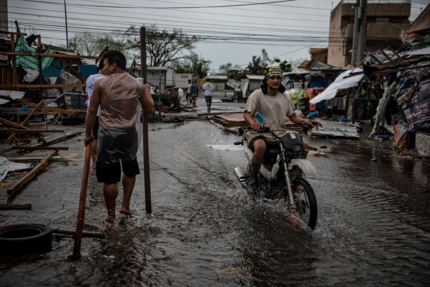 typhoon mangkhut batters philippines