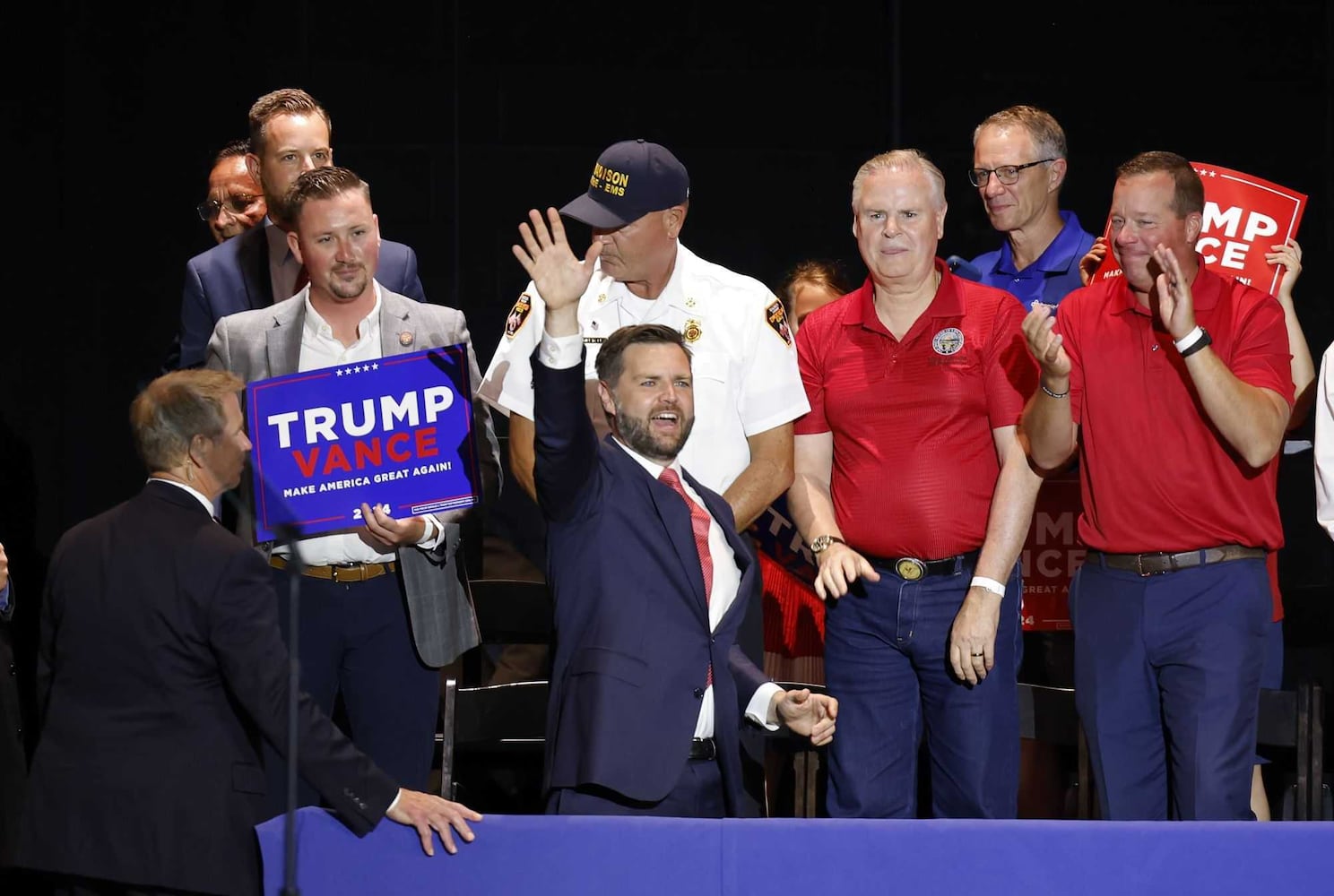 J.D. Vance speaks at Middletown rally