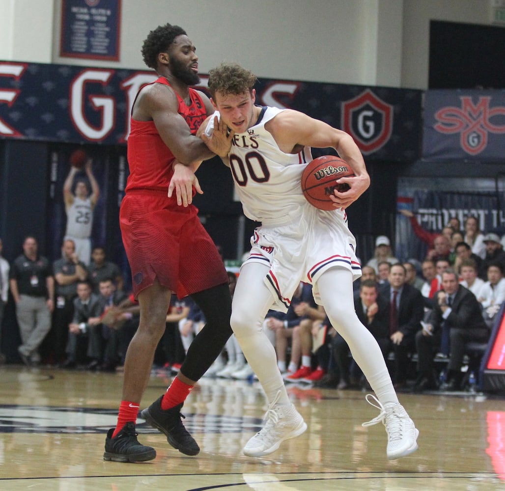 Photos: Dayton Flyers vs. Saint Mary’s Gaels