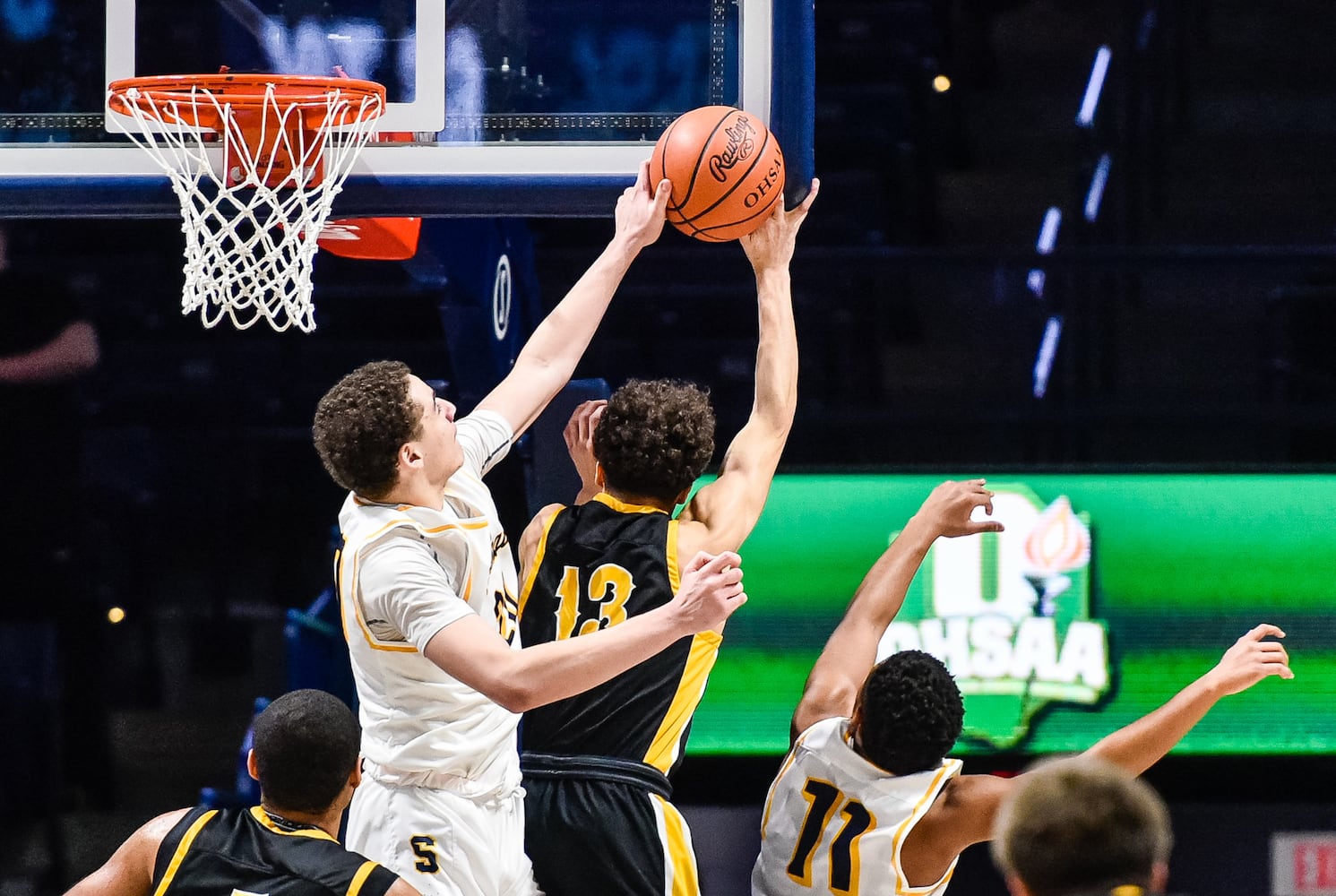 Centerville advances with win over Springfield in D1 Regional basketball semifinal