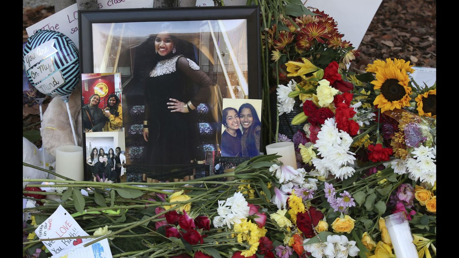 A memorial honoring University of Illinois at Chicago student Ruth George, 19, is pictured Nov. 26, 2019. (Antonio Perez/Chicago Tribune via AP)