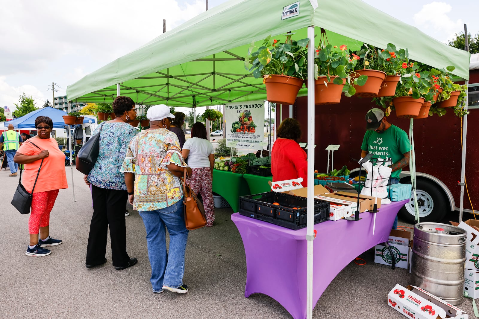 Pippin's Produce sells fruits and vegetables at the Middletown Farmers Market. NICK GRAHAM/STAFF