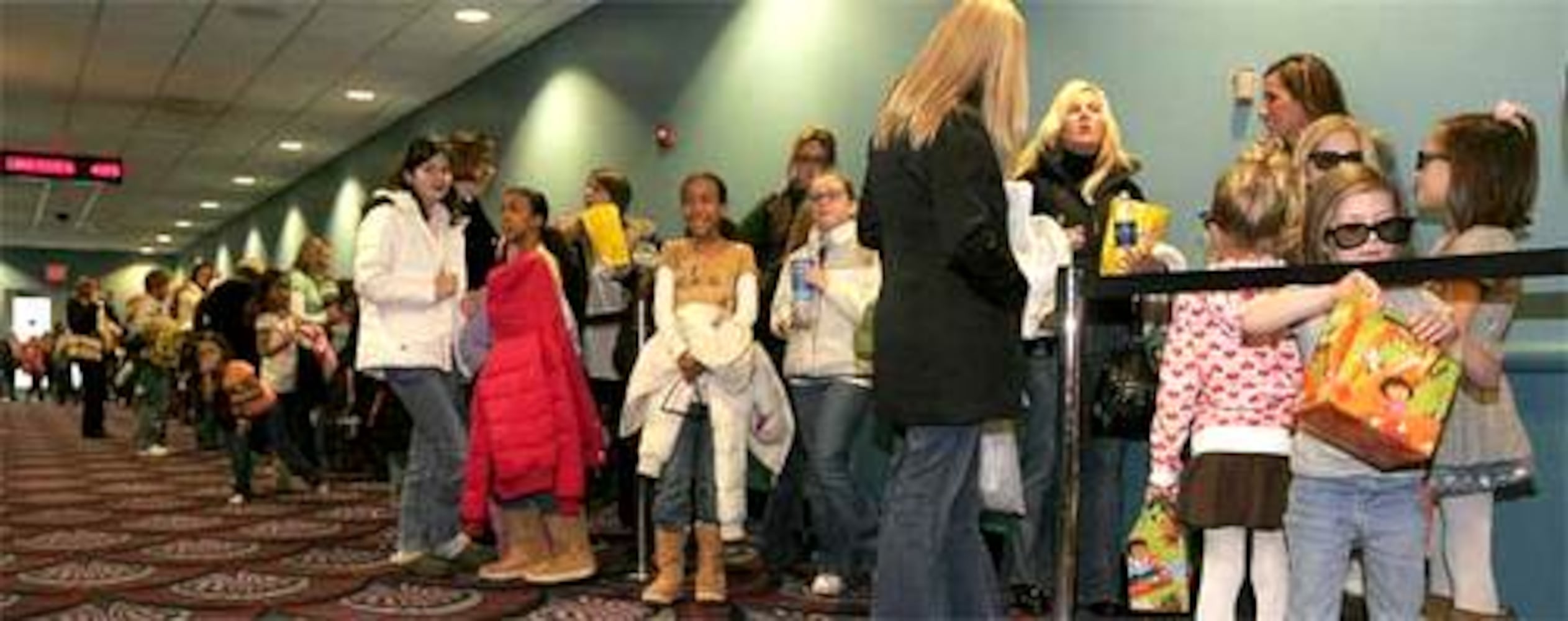 Fans flock to see Hannah Montana