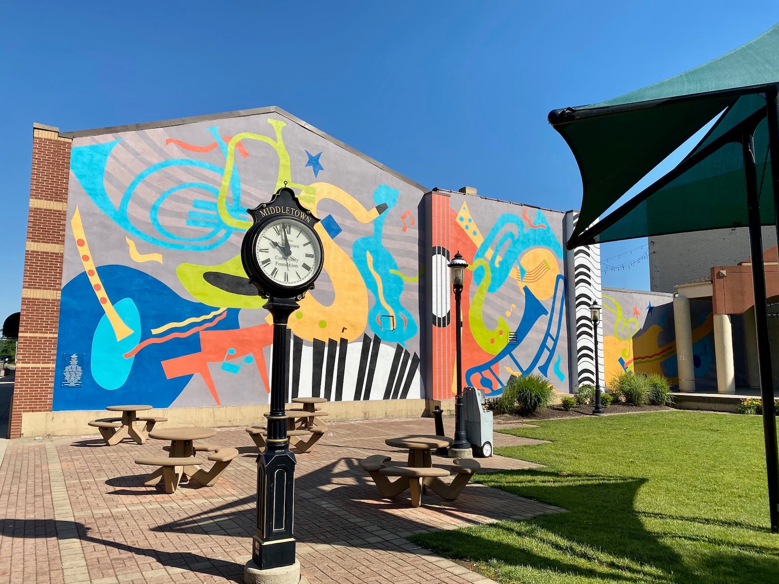 Jammin' Mural is located in Governor's Square in downtown Middletown. Designed by artist Sam Ashworth & painted by Lead Artists Rhonda Gardner & Christopher McCall with help from Art Central Foundation students & volunteers, this mural was completed in 2014. CONTRIBUTED