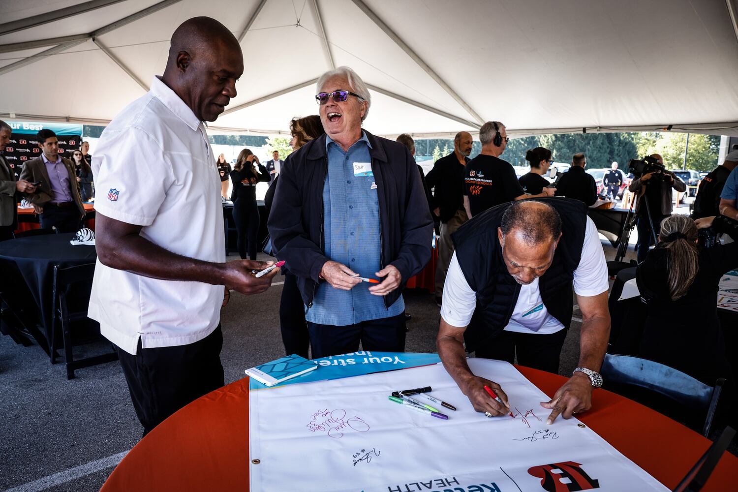 Bengals legends at Kettering Health Cancer Center