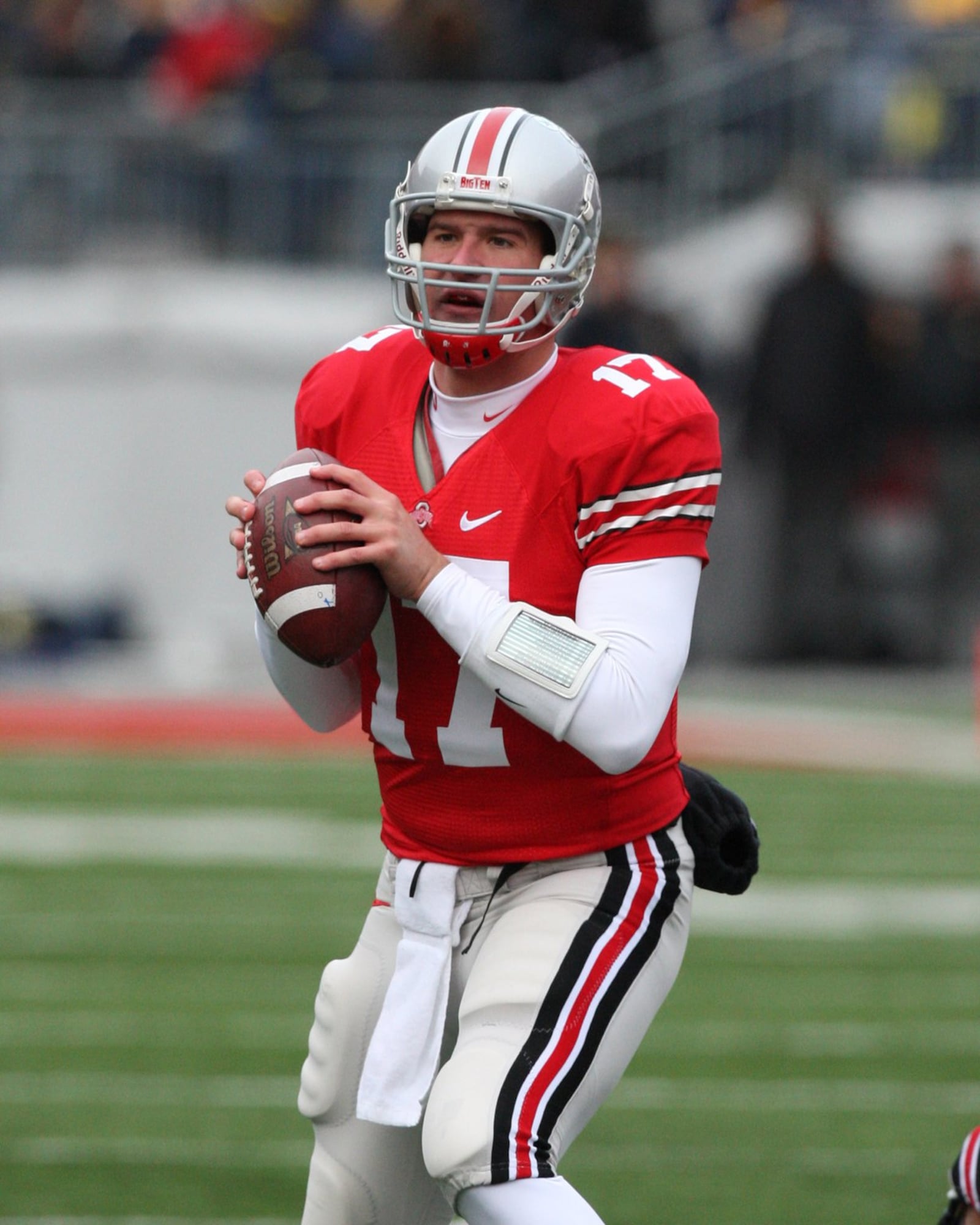 Ohio State QB #17 Todd Boeckman looking for a target to throw to vs. Michigan.