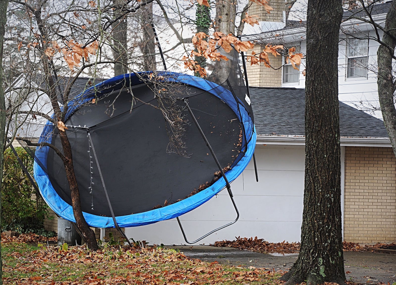 Thousands in Miami Valley without power after severe weather, high winds Sunday. MARSHALL GORBY\STAFF