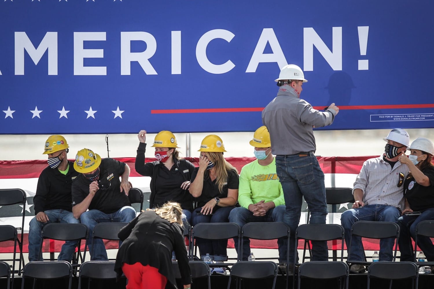 Crowd gathers to hear Trump at Dayton airport