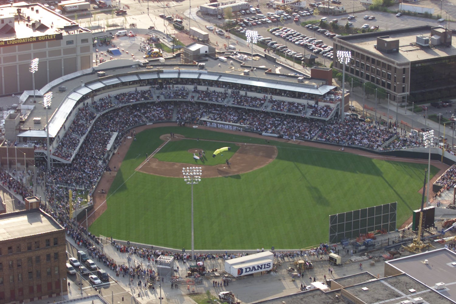 Fuyao plans party at Fifth Third Field