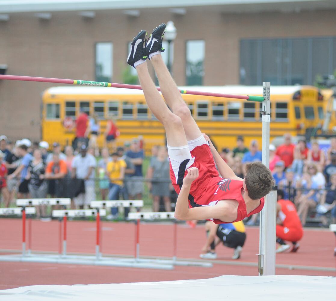 PHOTOS: State track and field, Day 1, D-II running, D-III field