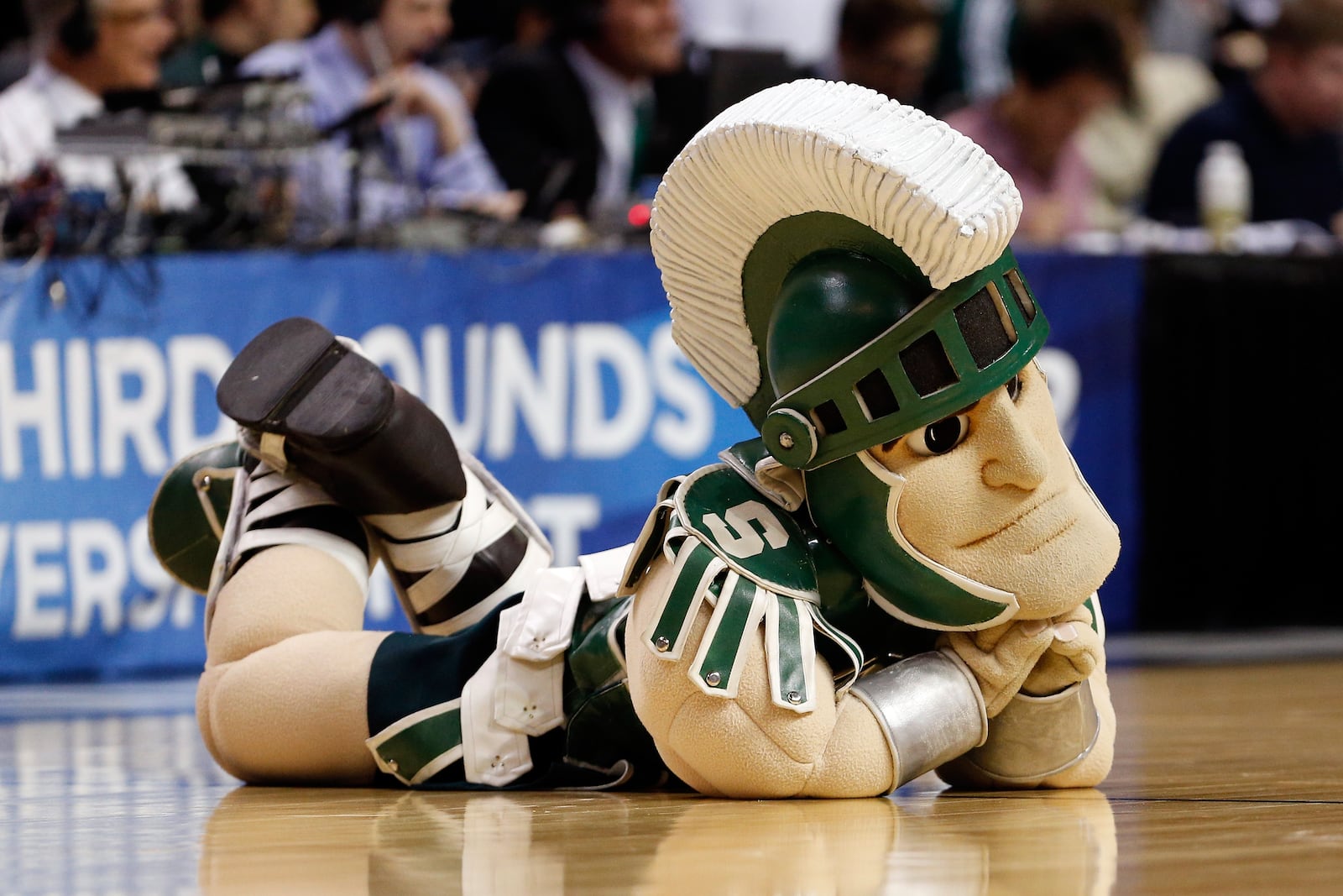 AUBURN HILLS, MI - MARCH 21:  Sparty, the mascot for the Michigan State Spartans performs against the Valparaiso Crusaders during the second round of the 2013 NCAA Men's Basketball Tournament at at The Palace of Auburn Hills on March 21, 2013 in Auburn Hills, Michigan.  (Photo by Gregory Shamus/Getty Images)