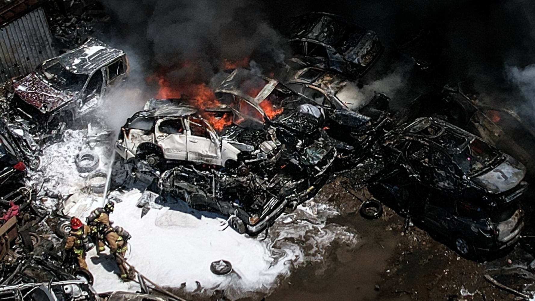 Fire at Moraine auto parts lot