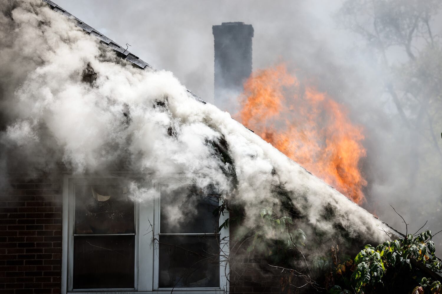 Fire destroys house in Dayton