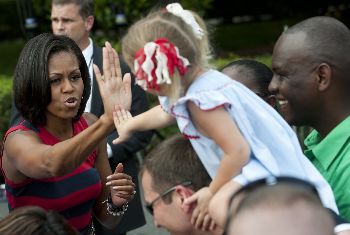 Happy High Five Day: Celebs five it out