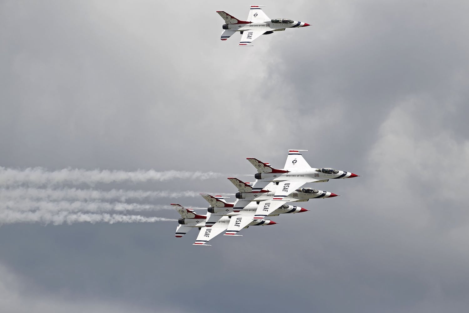 Thunderbirds pilot injured in jet mishap still in hospital, ‘improving’