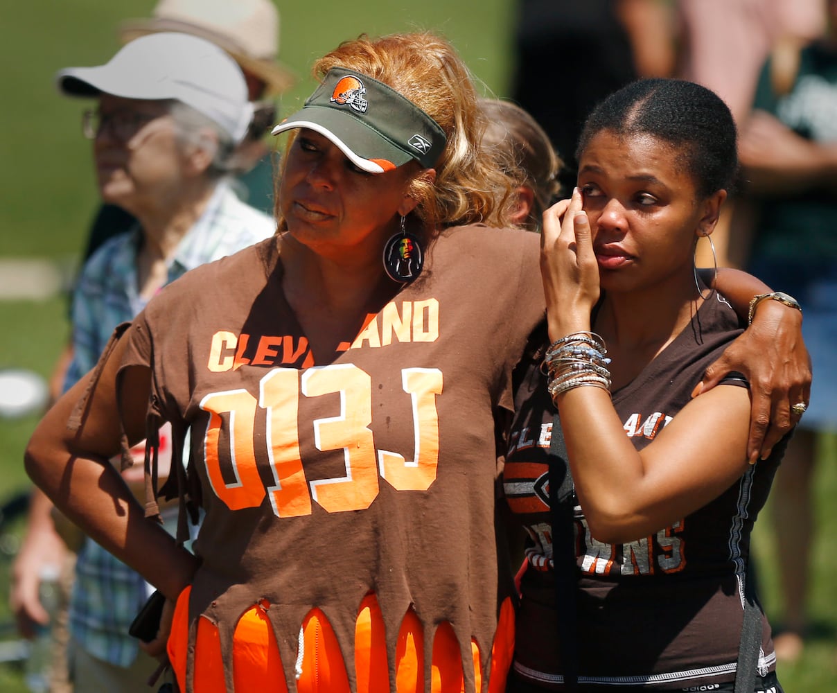 PHOTOS: Prayer vigil held for victims of Oregon District shooting