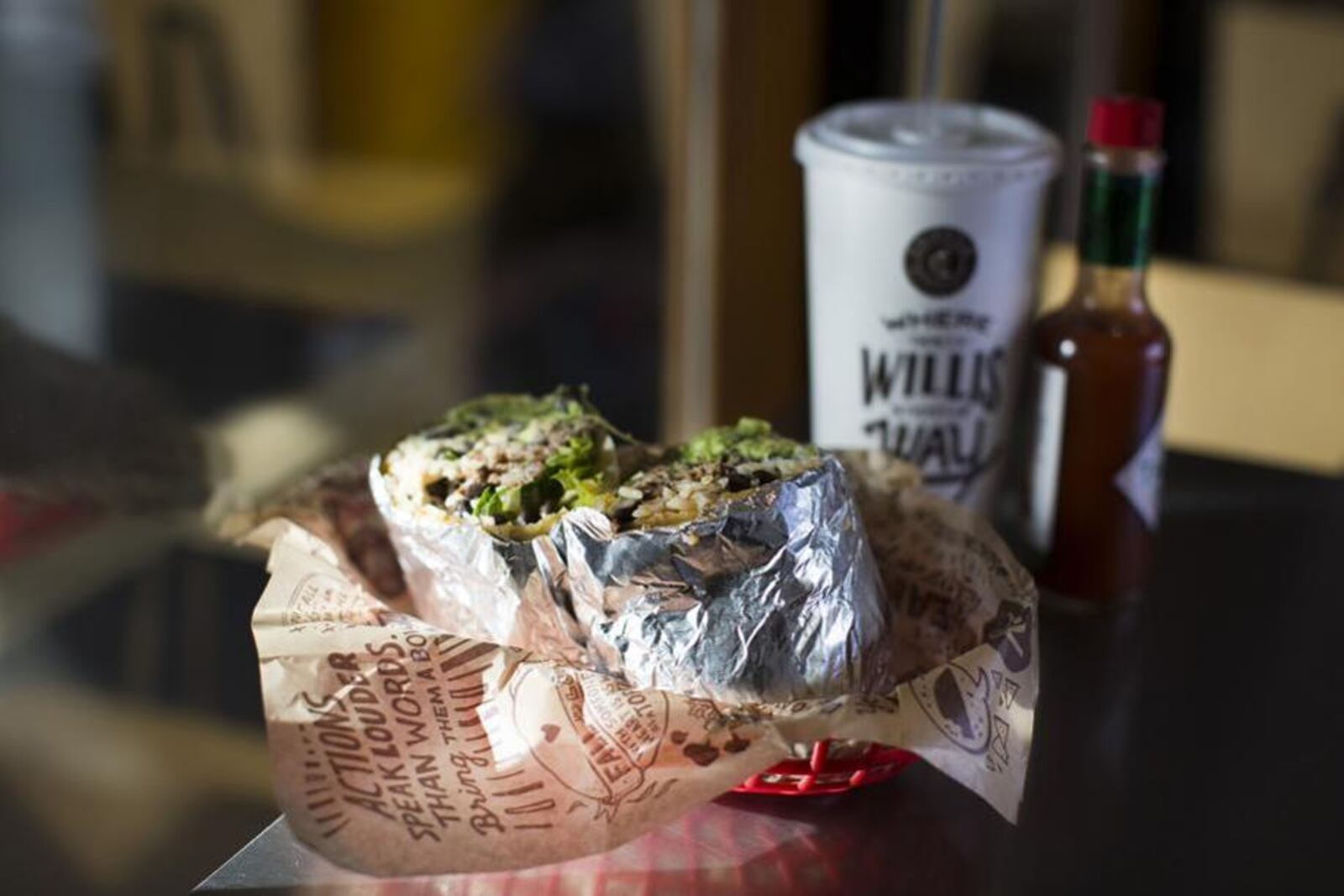 Chipotle has signed a delivery deal with the service DoorDash.