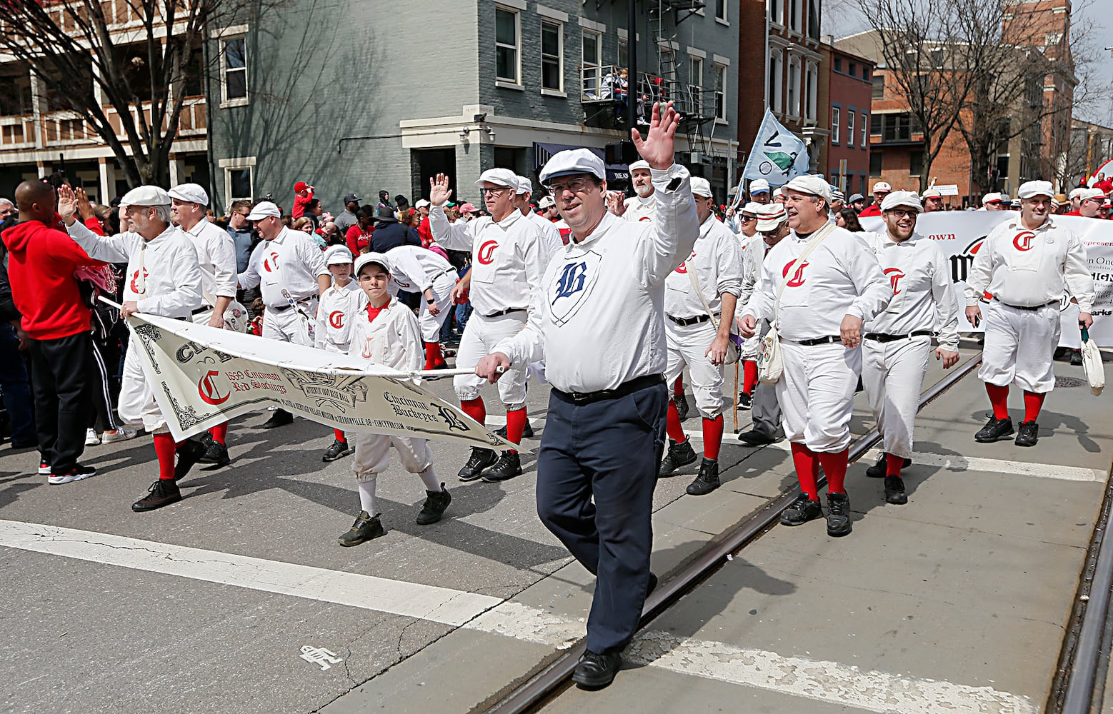 PHOTOS: Cincinnati Reds Opening Day Parade