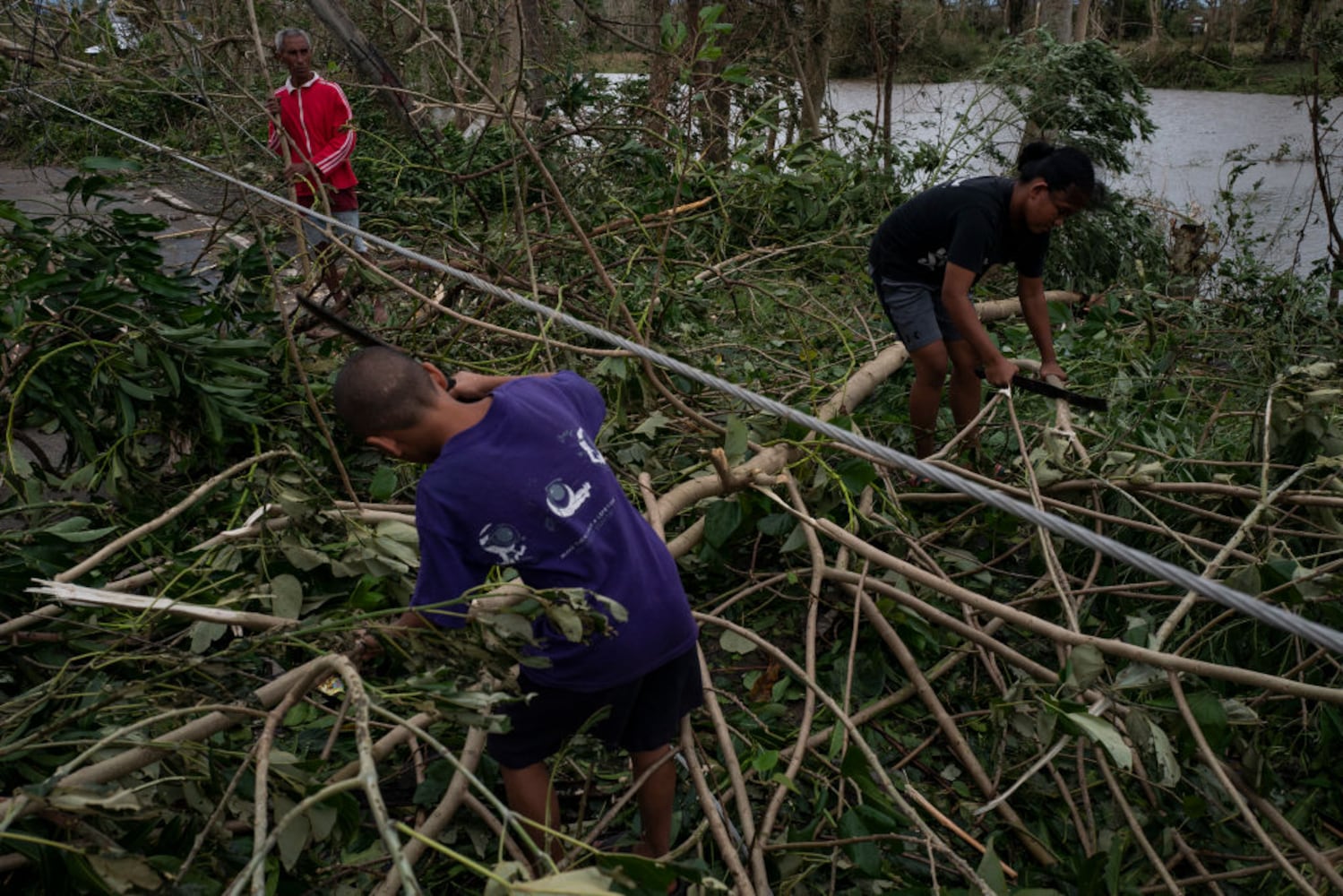 typhoon mangkhut batters philippines