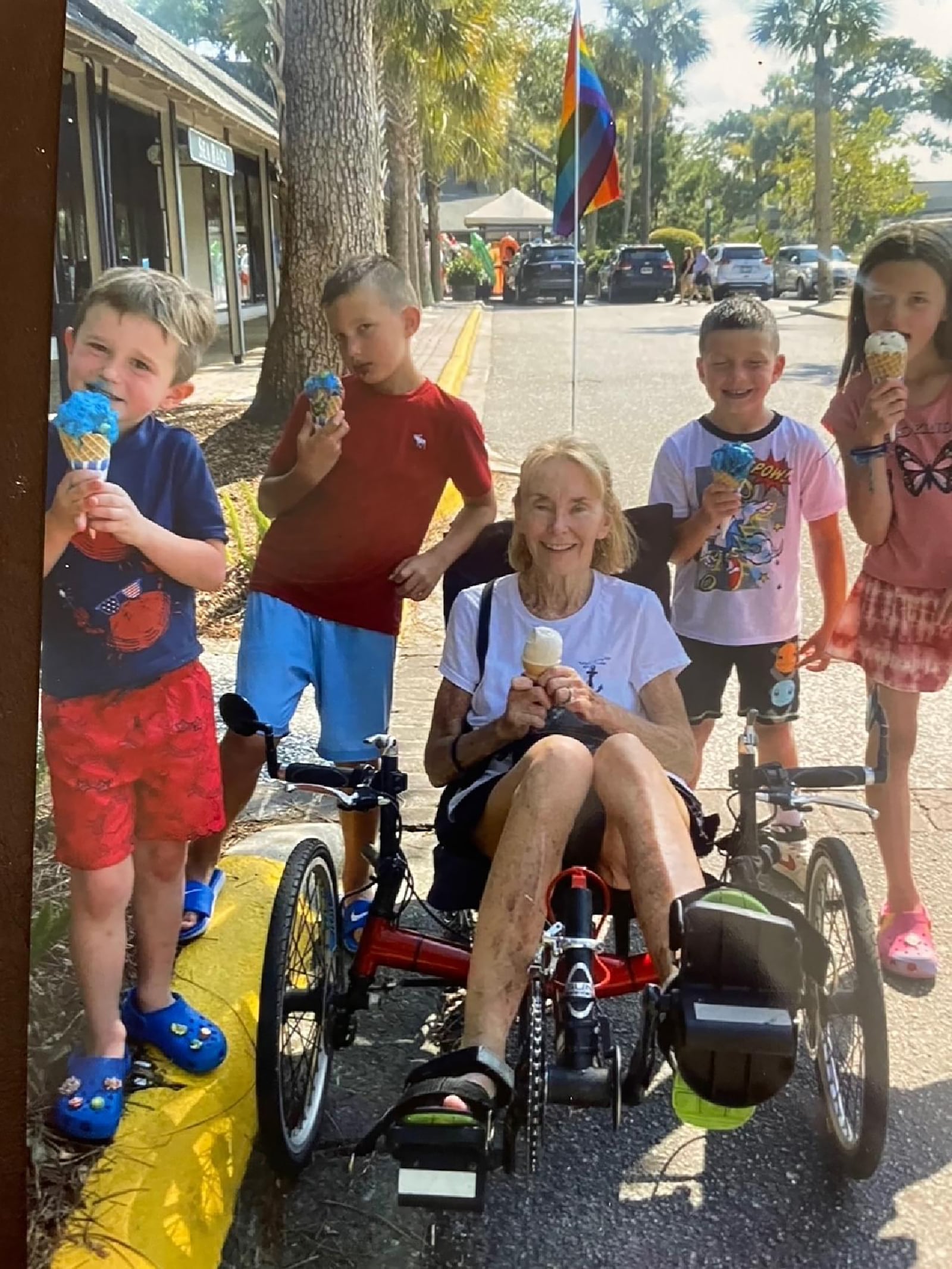 LeValley enjoying a vacation in Hilton Head Island in 2022 with her grandchildren. L-R Tyler Dunn, Gus Schoenlein, LeValley, Arlo Schoenlein, Riley Dunn 
 