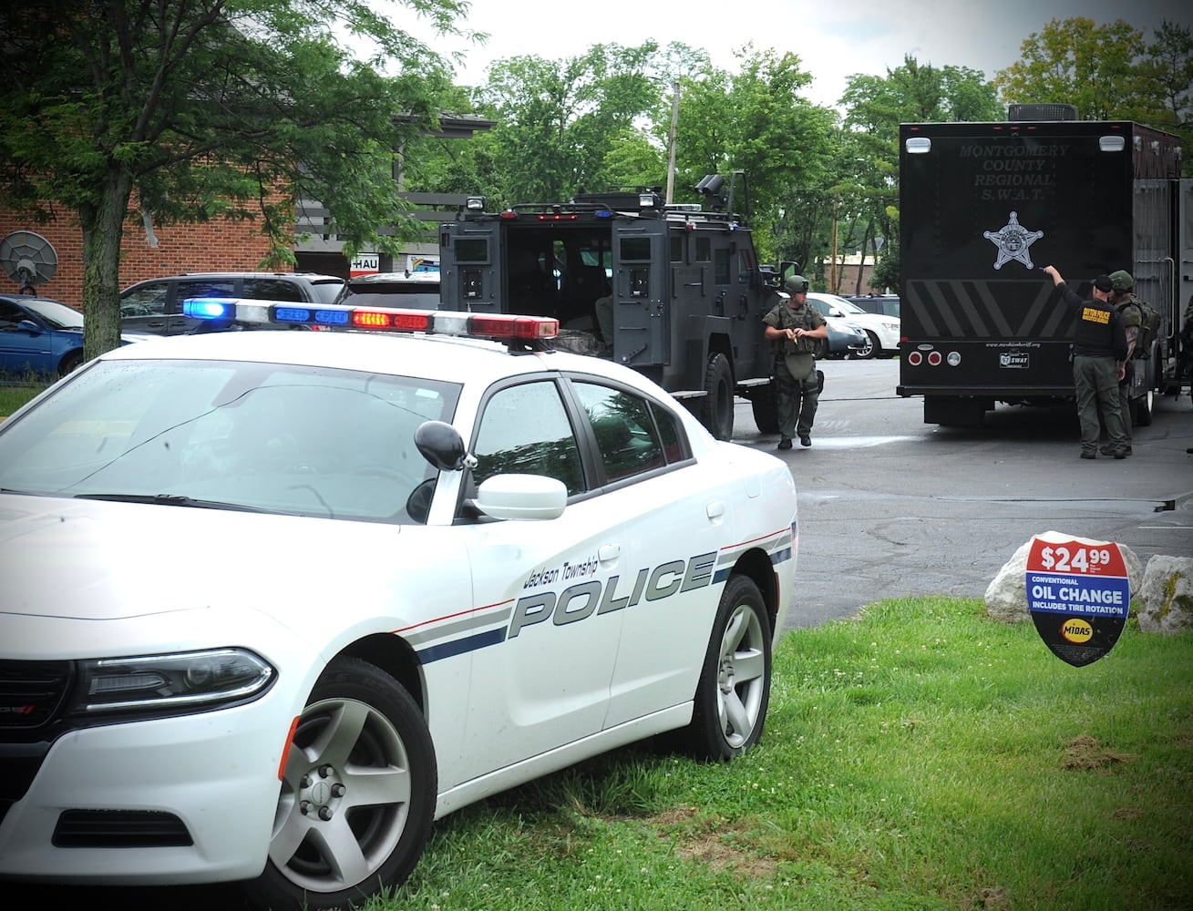 Swat at motel 6 photo Gorby