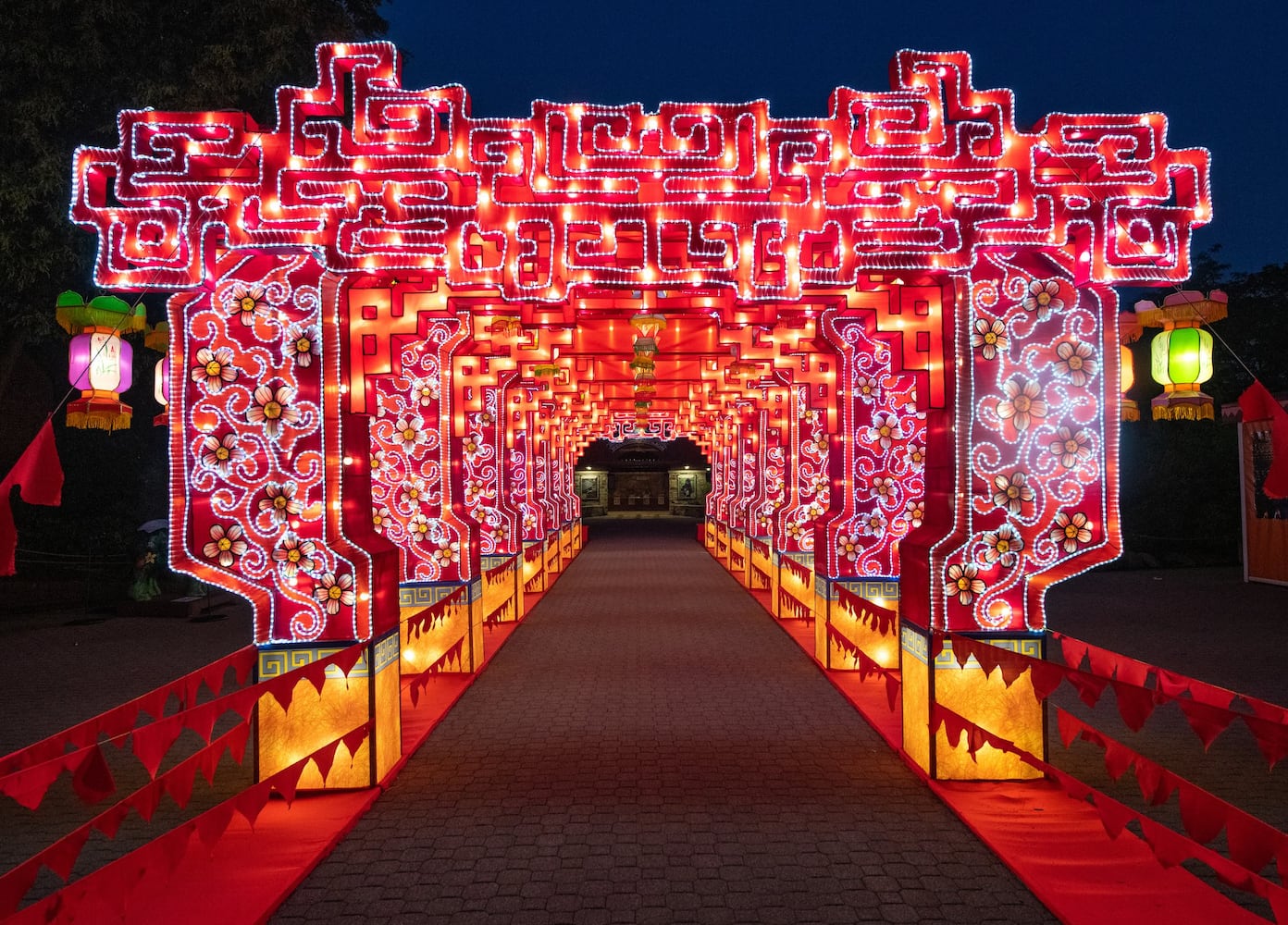 Asian Lantern Festival lights up zoo with 40 interactive displays