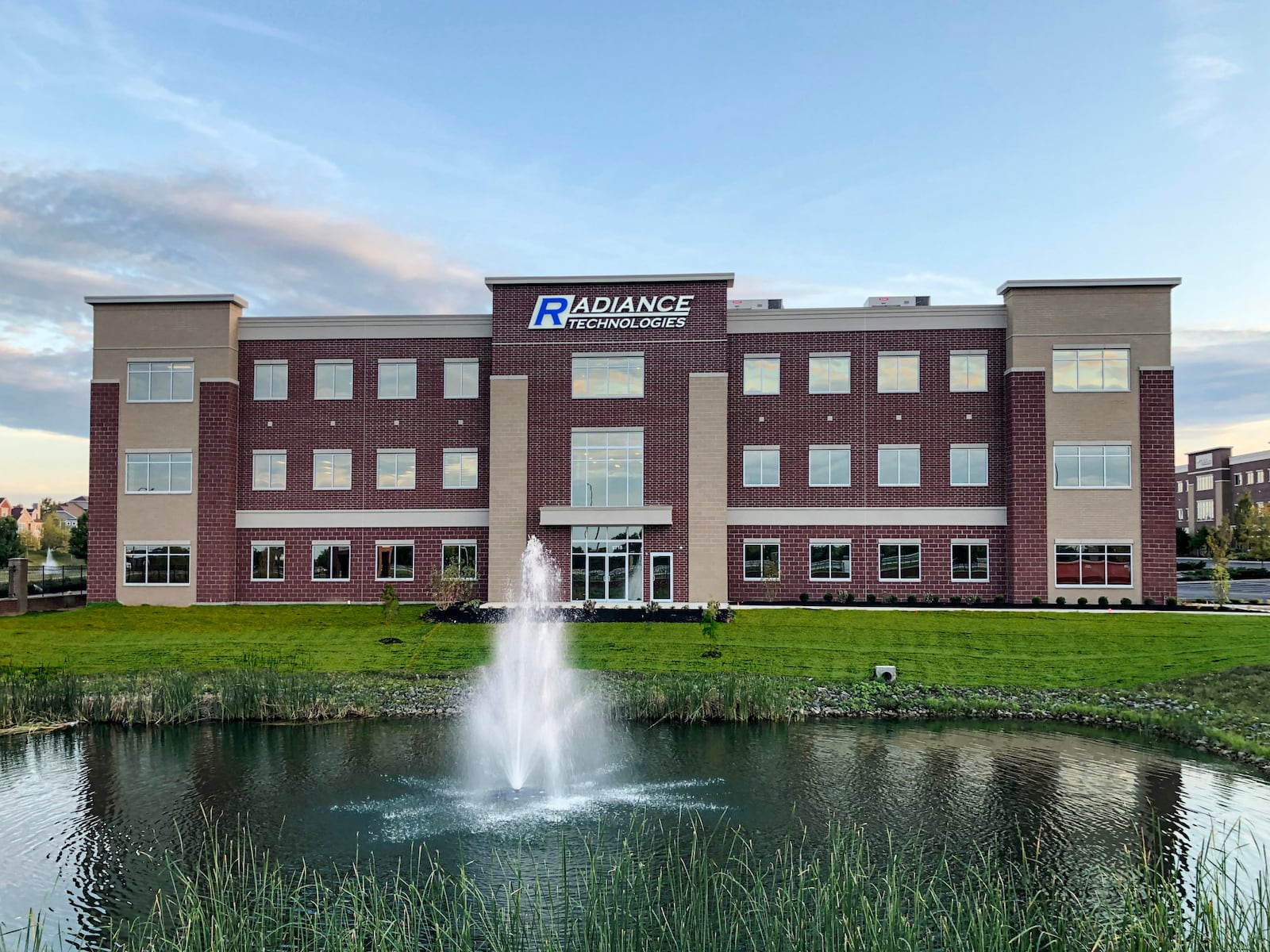 Radiance Technologies photograph of the company's Pentagon Boulevard location. 