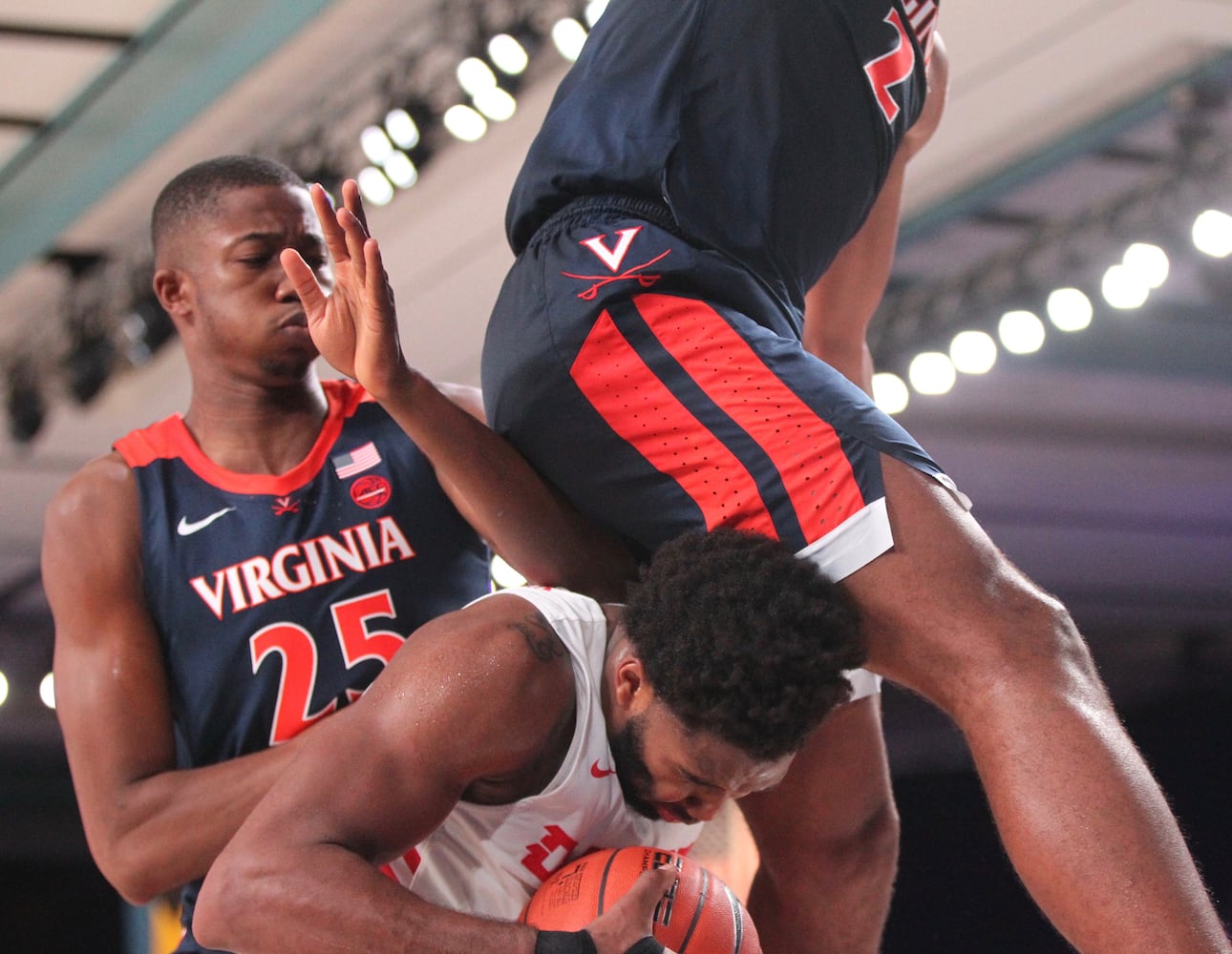 Photos: Dayton Flyers fall to Virginia in Battle 4 Atlantis semifinals