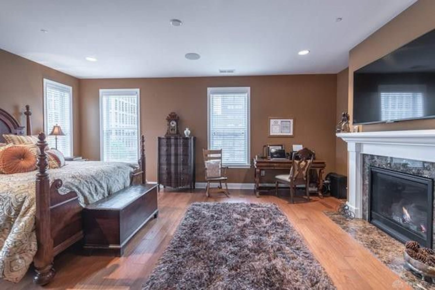 PHOTO: Downtown "smart home" with $35K in electronics on market