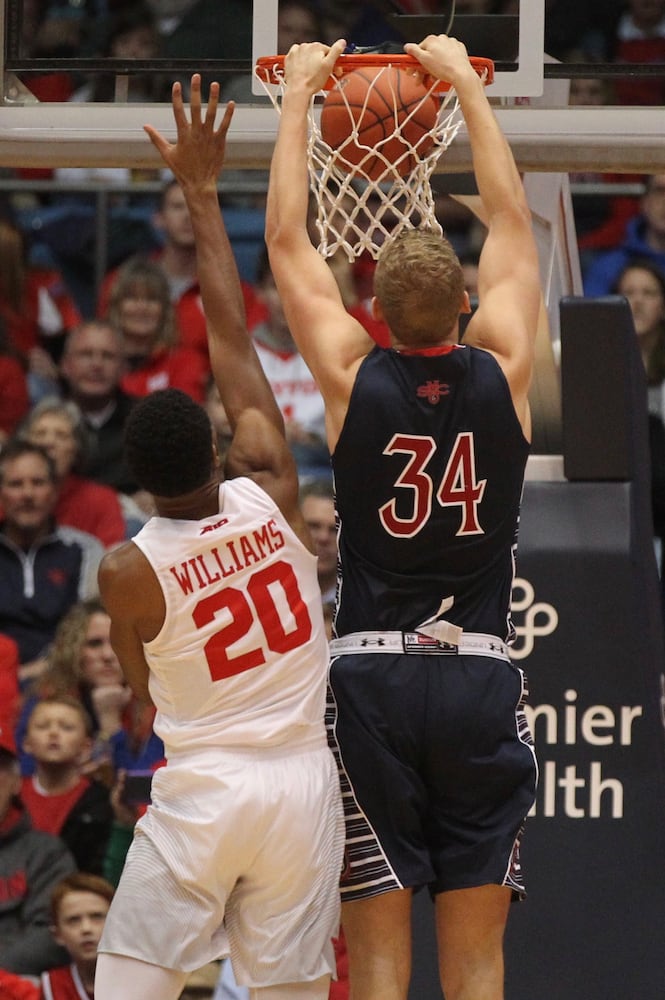 Highlights: Dayton Flyers vs. Saint Mary's Gaels