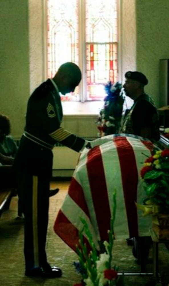 Funeral for slain 3 war veteran