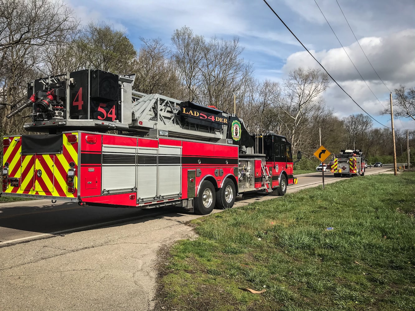 Crews respond after joggers sees body in Great Miami River