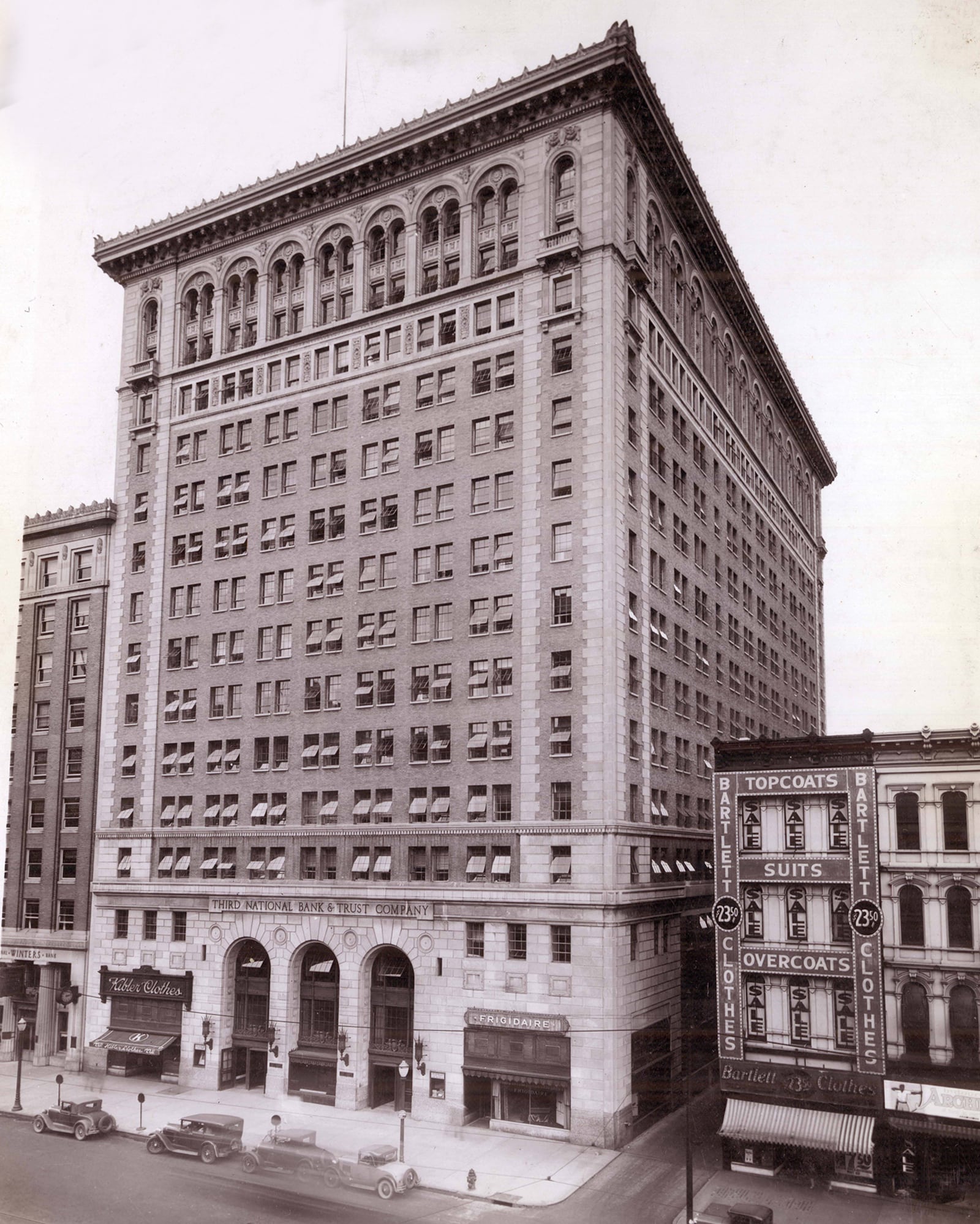 The Third National Bank & Trust Building in downtown Dayton was built in 1926. DAYTON METRO LIBRARY / LUTZENBERGER PICTURE COLLECTION