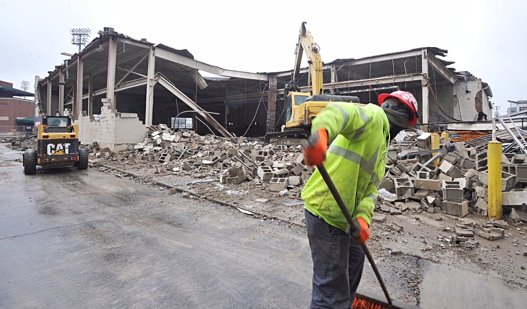 PHOTOS: Demolition begins on part of Mendelson’s complex in Dayton