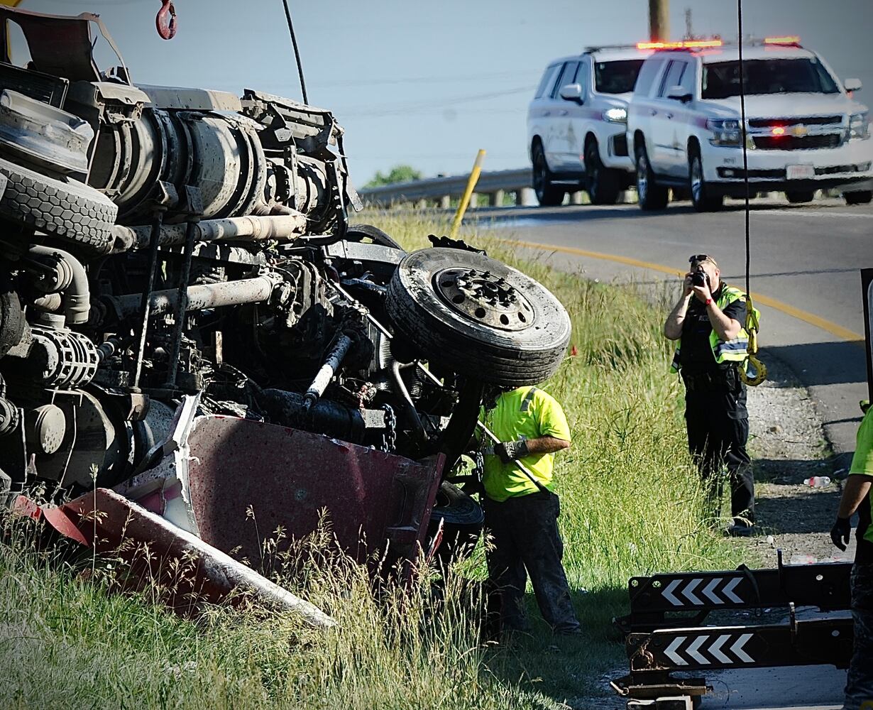 PHOTOS: 2 killed in semi truck crash on I-75 North