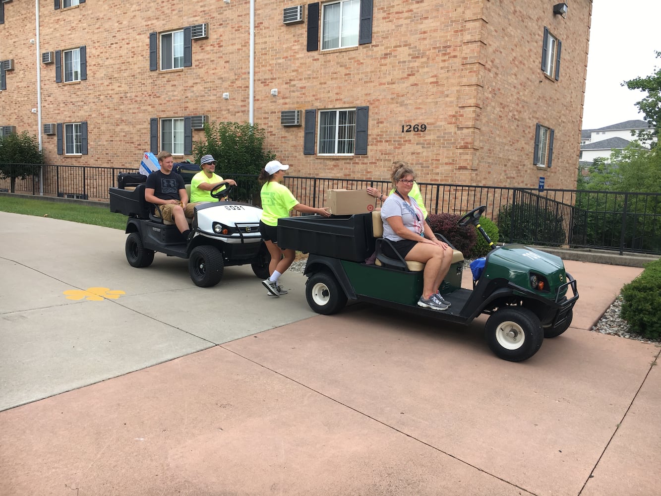 PHOTOS: 900 WSU freshmen move to campus for first time