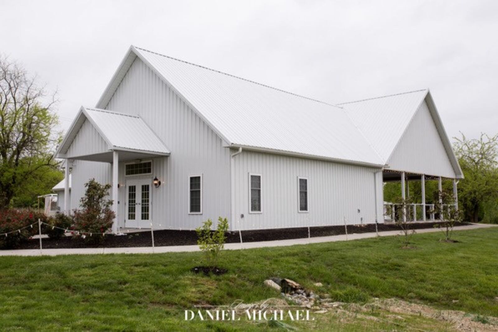 The exterior of the Magnolia barn at Magnolia Estate.