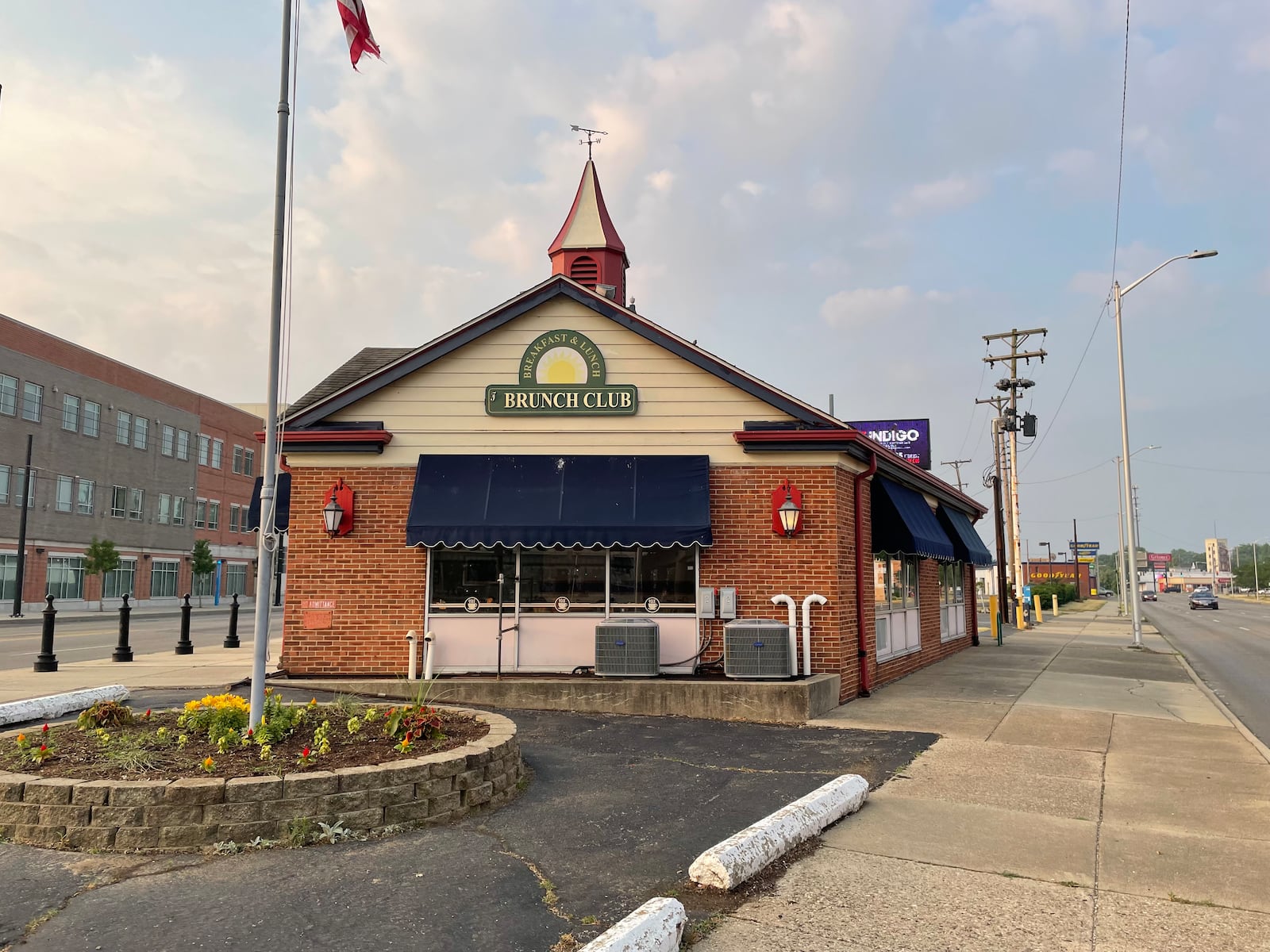 The Brunch Club, located at 601 S. Main St. in Dayton, is closed until further notice due to ongoing staffing issues, according to a sign posted at the restaurant. NATALIE JONES/STAFF