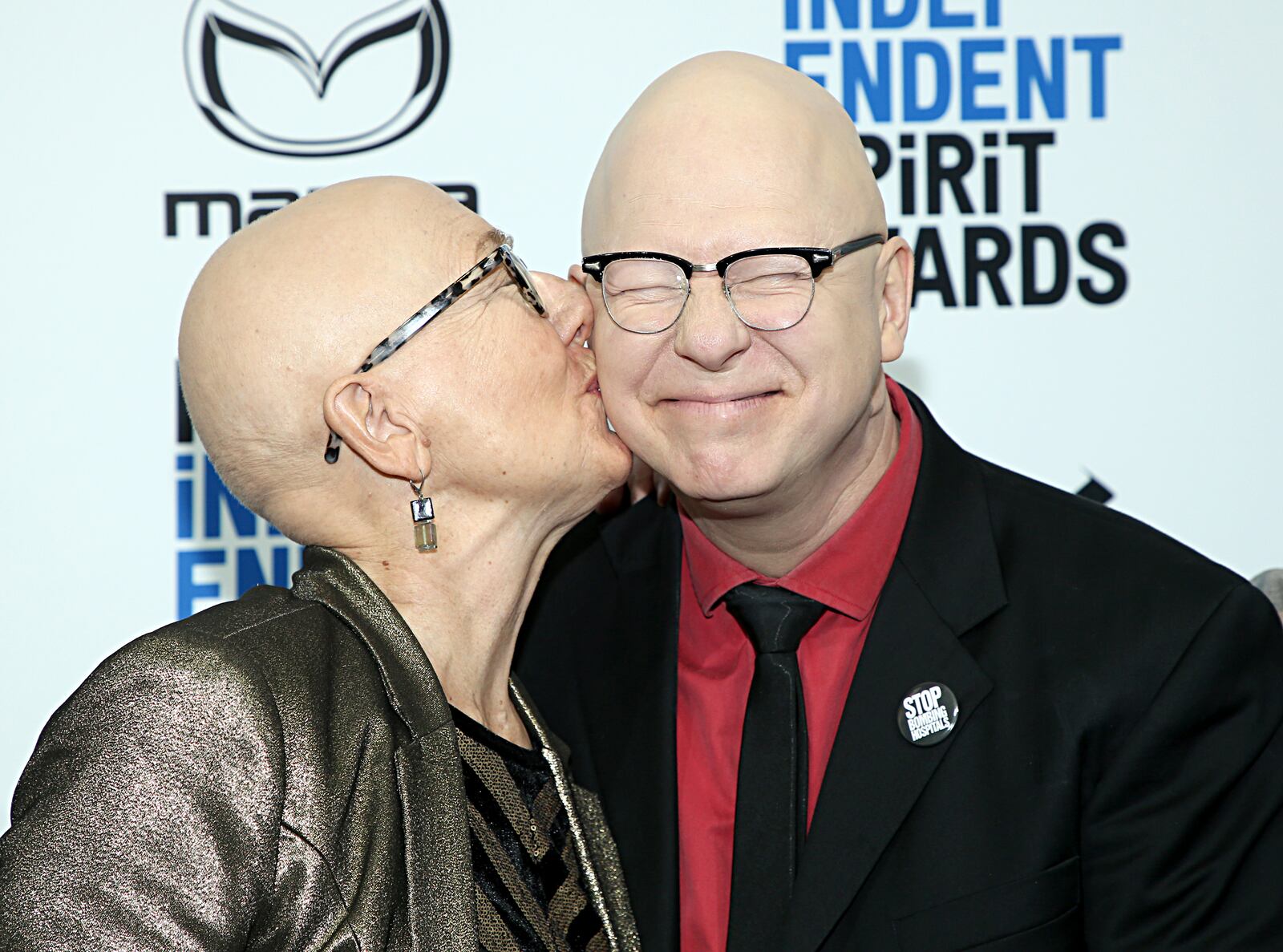 SANTA MONICA, CALIFORNIA - FEBRUARY 08: Julia Reichert and Steven Bognar pose in the press room with the Best Documentary Feature award for "American Factory" during the 2020 Film Independent Spirit Awards on February 08, 2020 in Santa Monica, California. (Photo by Phillip Faraone/Getty Images)