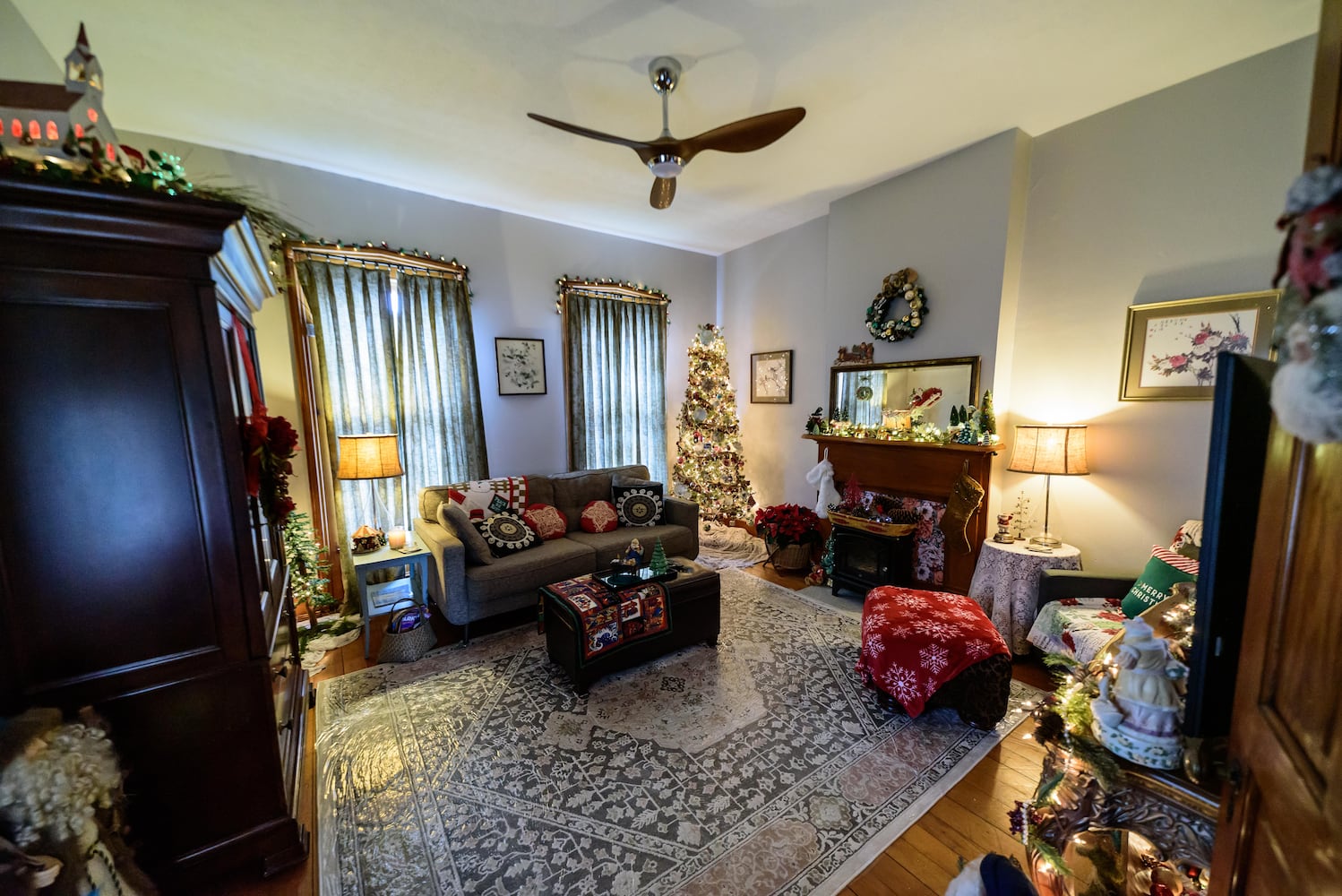 PHOTOS: A Dickens of a Christmas St. Anne’s Hill Holiday Home Tour