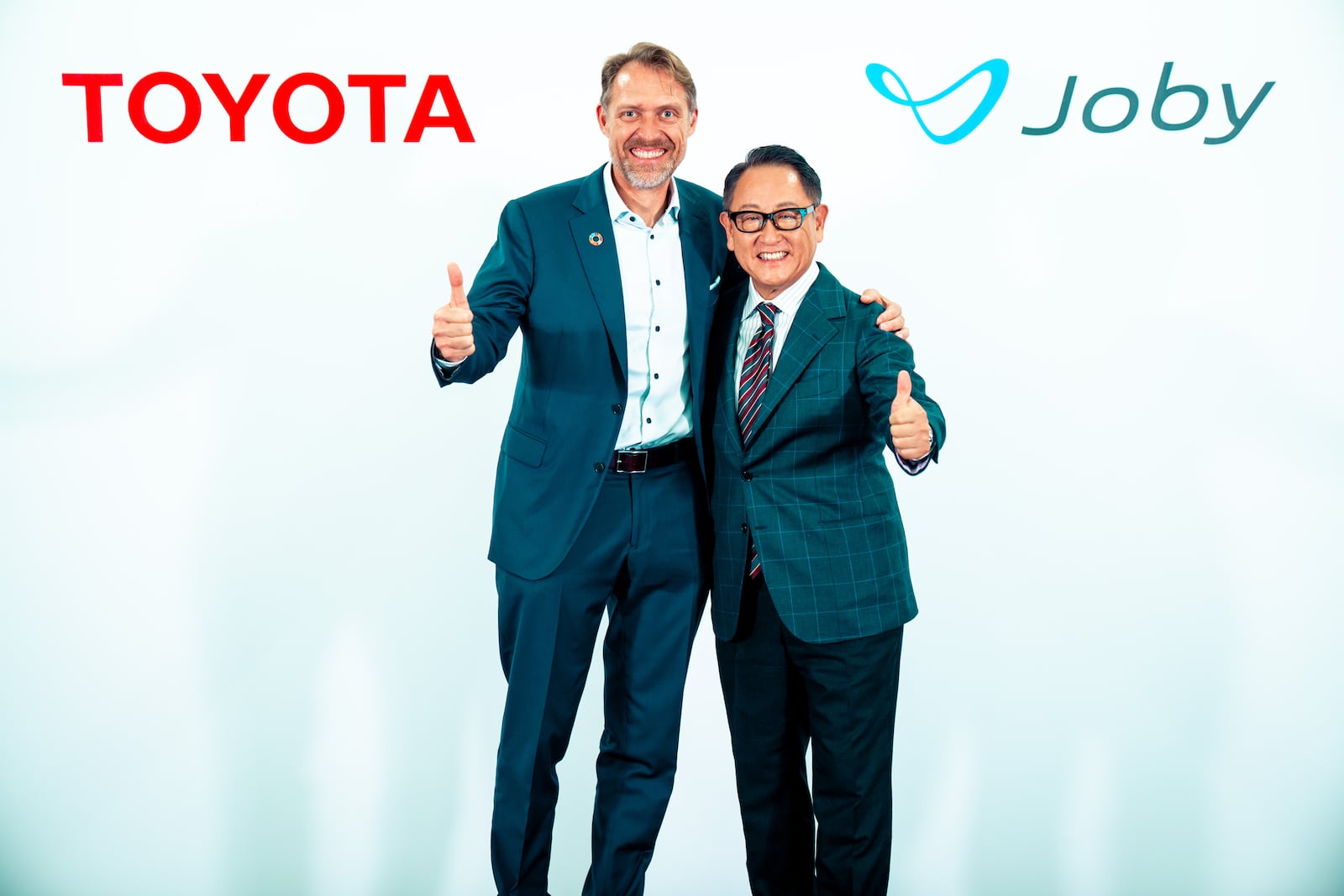 JoeBen Bevirt, Founder and CEO of Joby, and Akio Toyoda, Chairman of Toyota Motor Corporation, celebrate the historic flight. Photo: Toyota