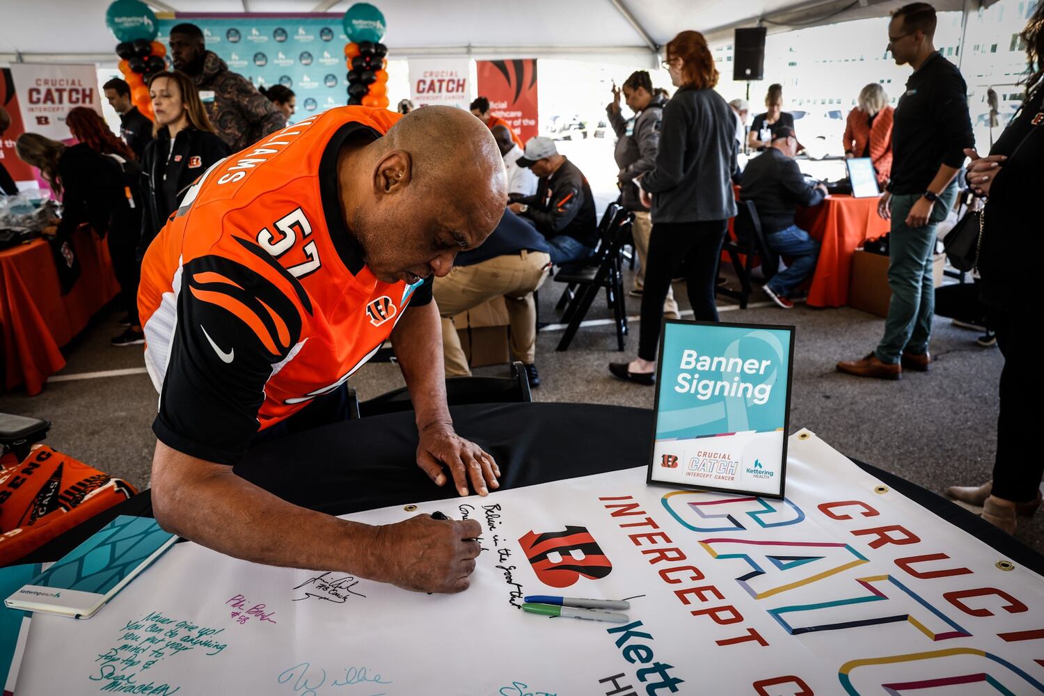 Bengals legends at Kettering Health Cancer Center