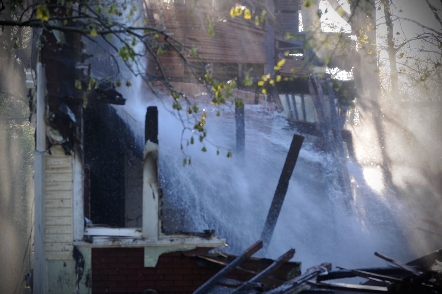 Fire destroys vacant house in Dayton